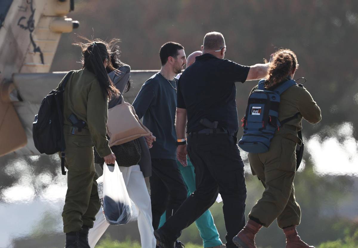 ¿Quiénes son los rehenes israelíes liberados por Hamás?