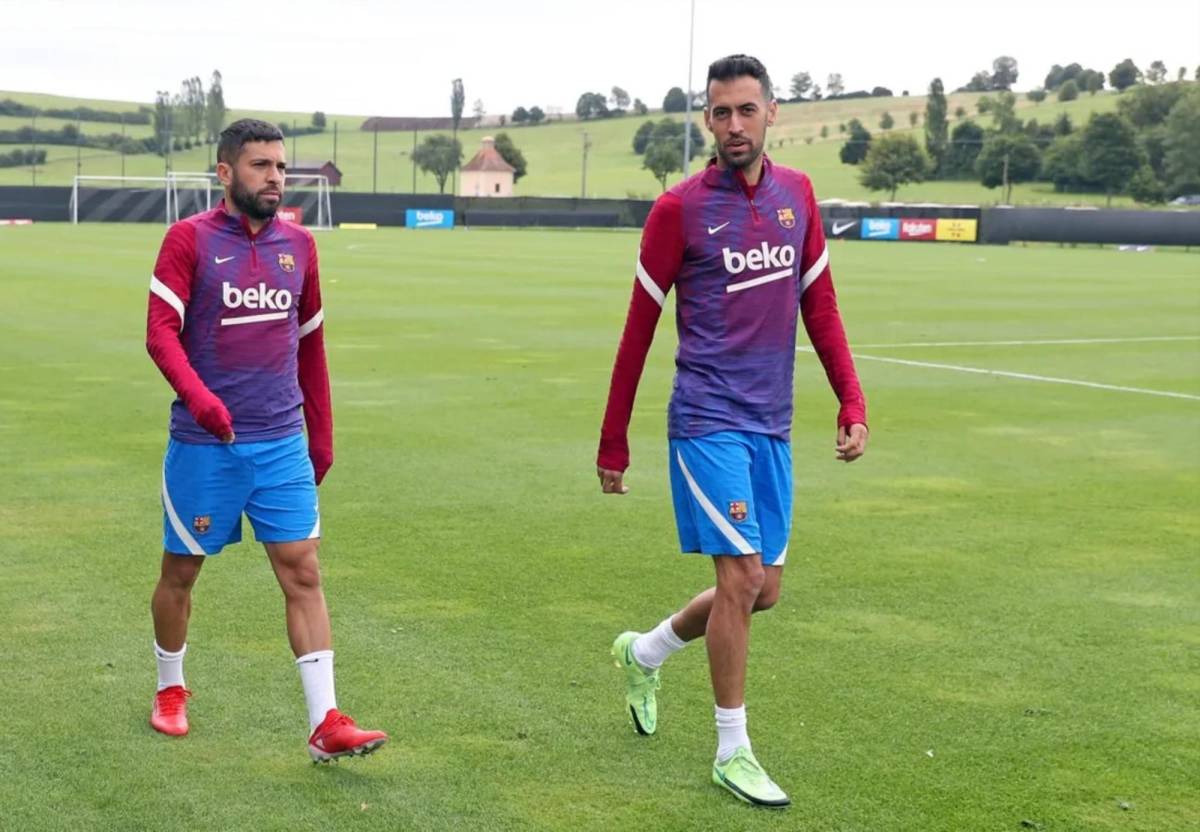 Jordi Alba y Sergio Busquets se marcharían al fútbol de Arabia Saudita para compartir vestuario nuevamente con Lionel Messi.