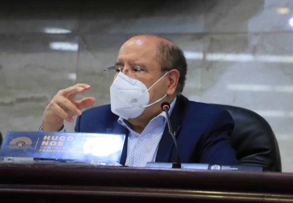 Hugo Noé Pino cuestiona informe del CNA sobre inasistencia legislativa