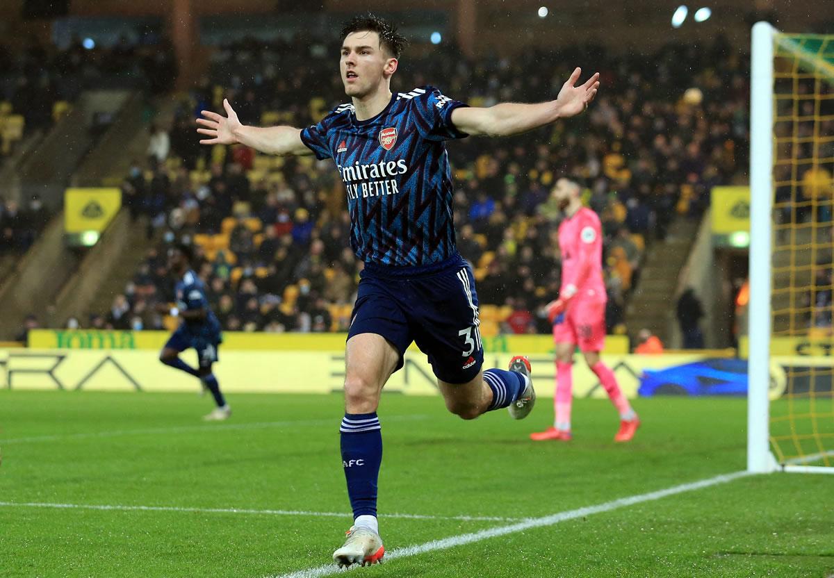 Kieran Tierney también hizo un gol para el triunfo del Arsenal.