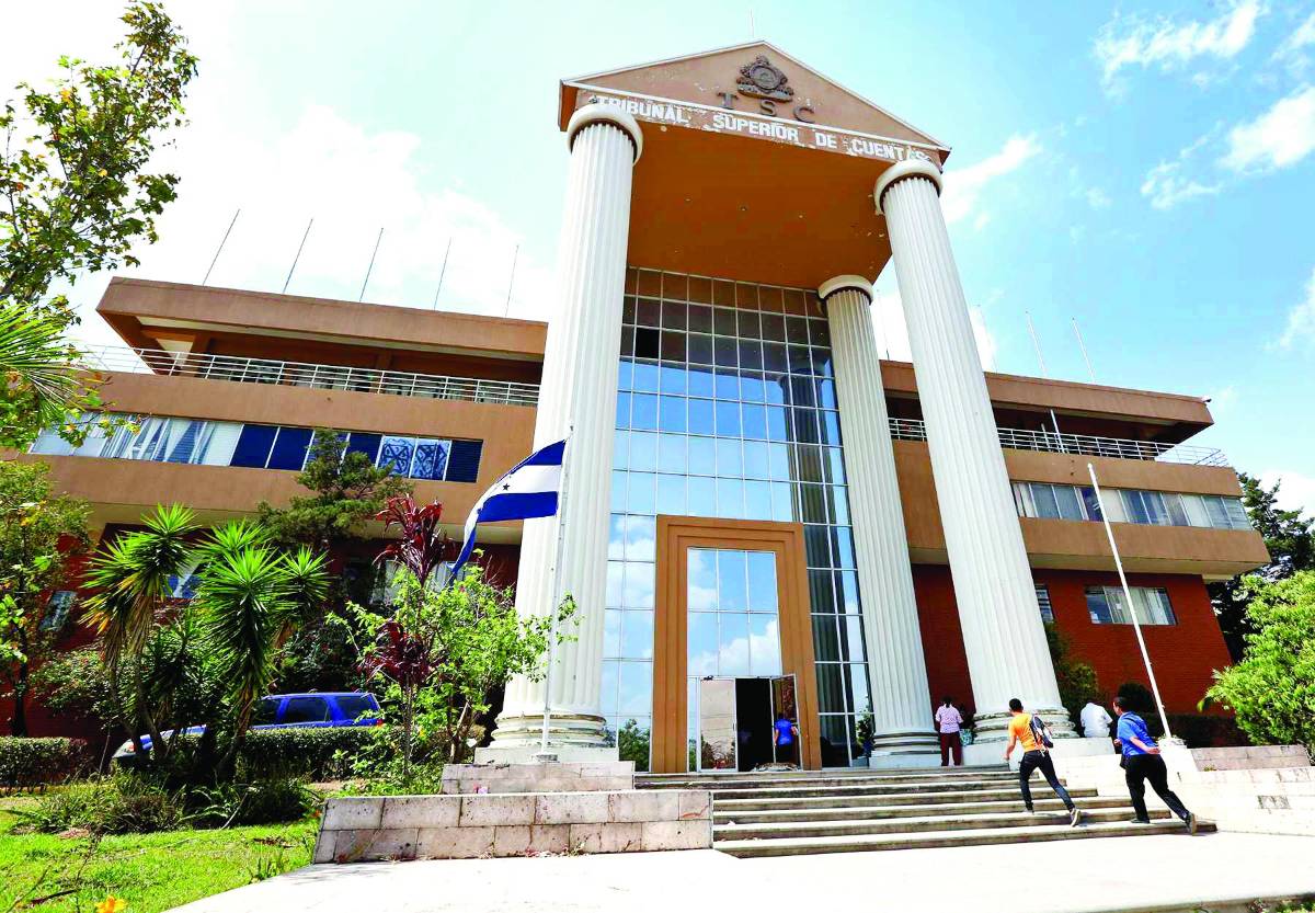 Diputados de la oposición a favor de derogar bonos de L100,000 al mes