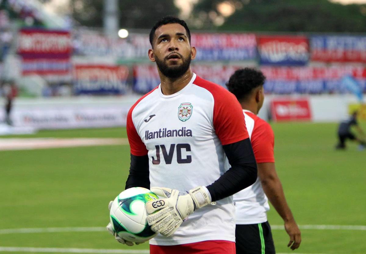 César Samudio tuvo grandes actuaciones en el arco del Marathón.