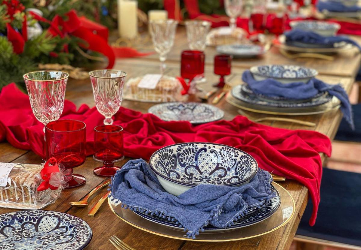 Mesa bien puesta para la celebración de Año Nuevo