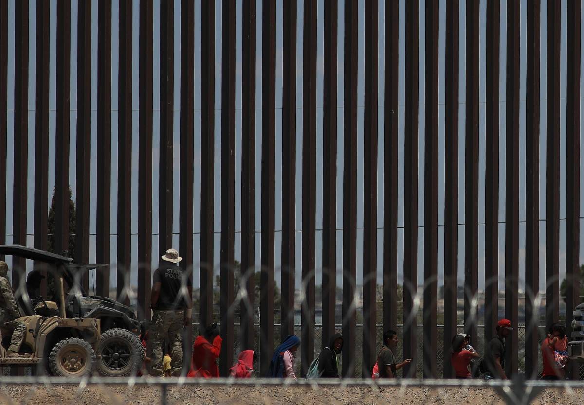 Texas envía a 300 efectivos de la Guardia Nacional a la frontera con México