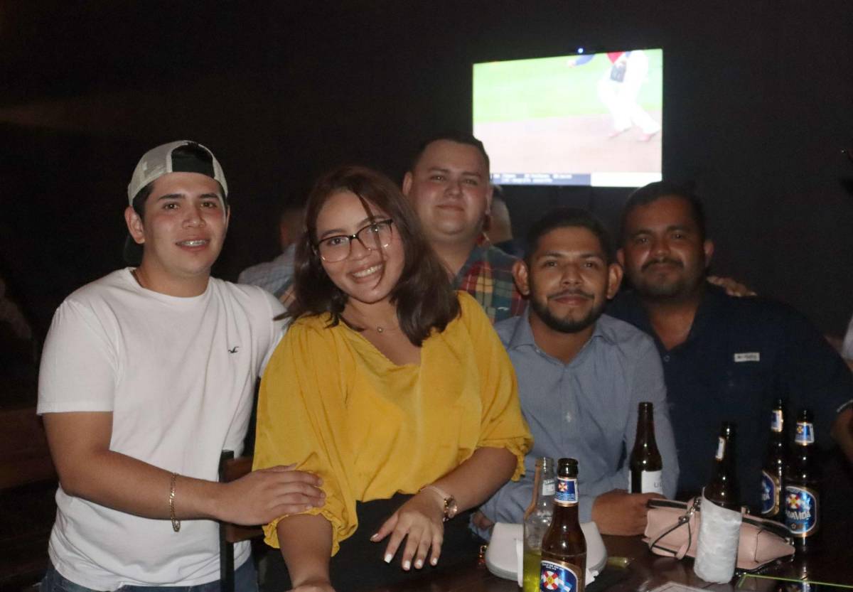 Eduardo Figueroa, Mary Pineda, Esteban Guardiola, Alejandro Ávila y Marvin Galdámez.