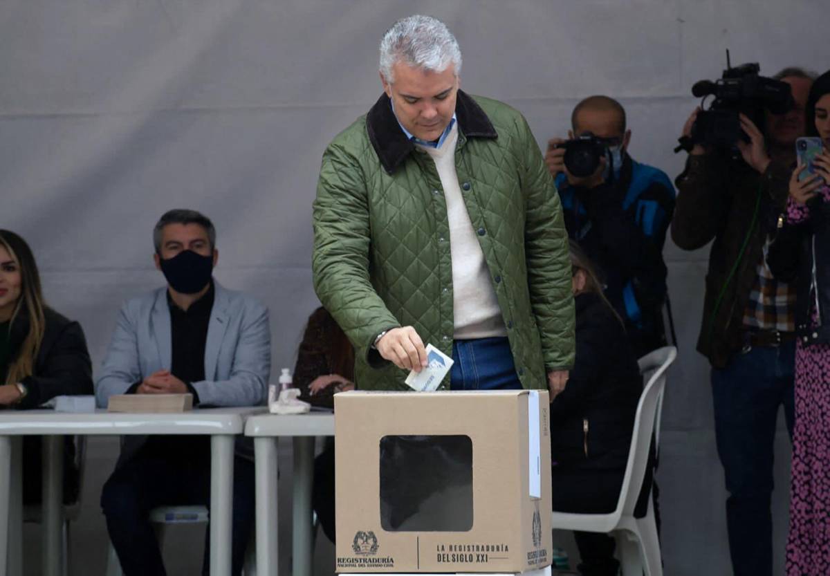 Iván Duque pide tener “plena confianza” en resultados de elecciones en Colombia