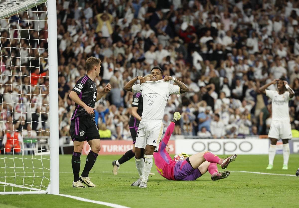 El lamento de Rodrygo tras fallar ante Neuer.