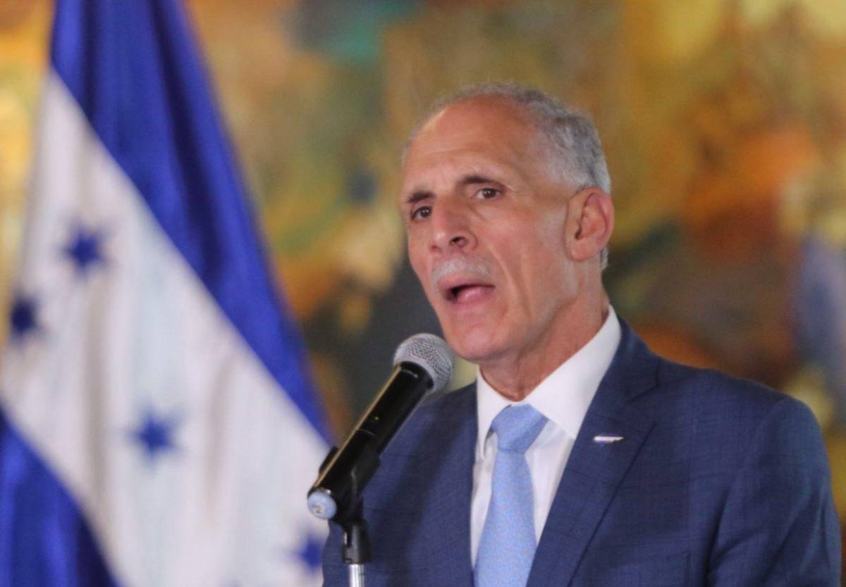 Así fue el encuentro de Nasry Asfura con Kristi Noem