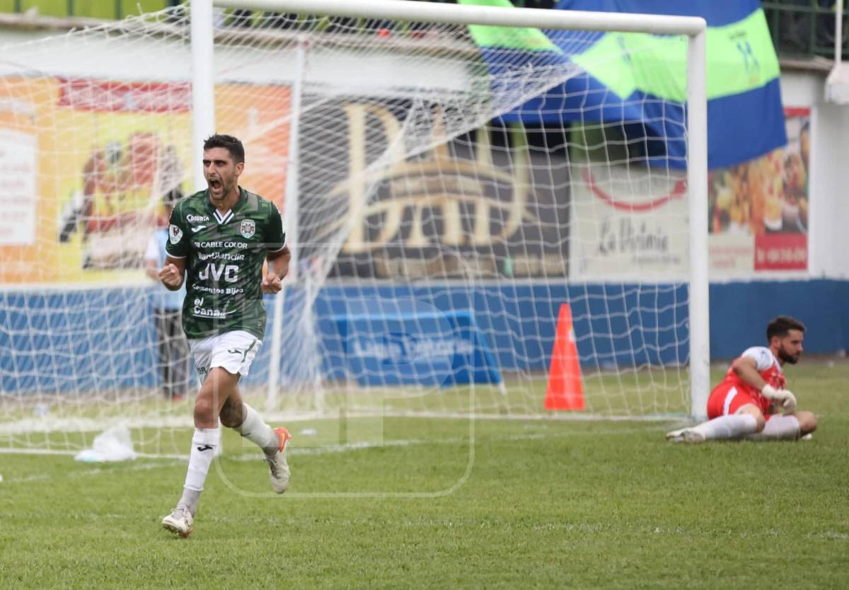 Lucas Campana gritando su gol marcado.