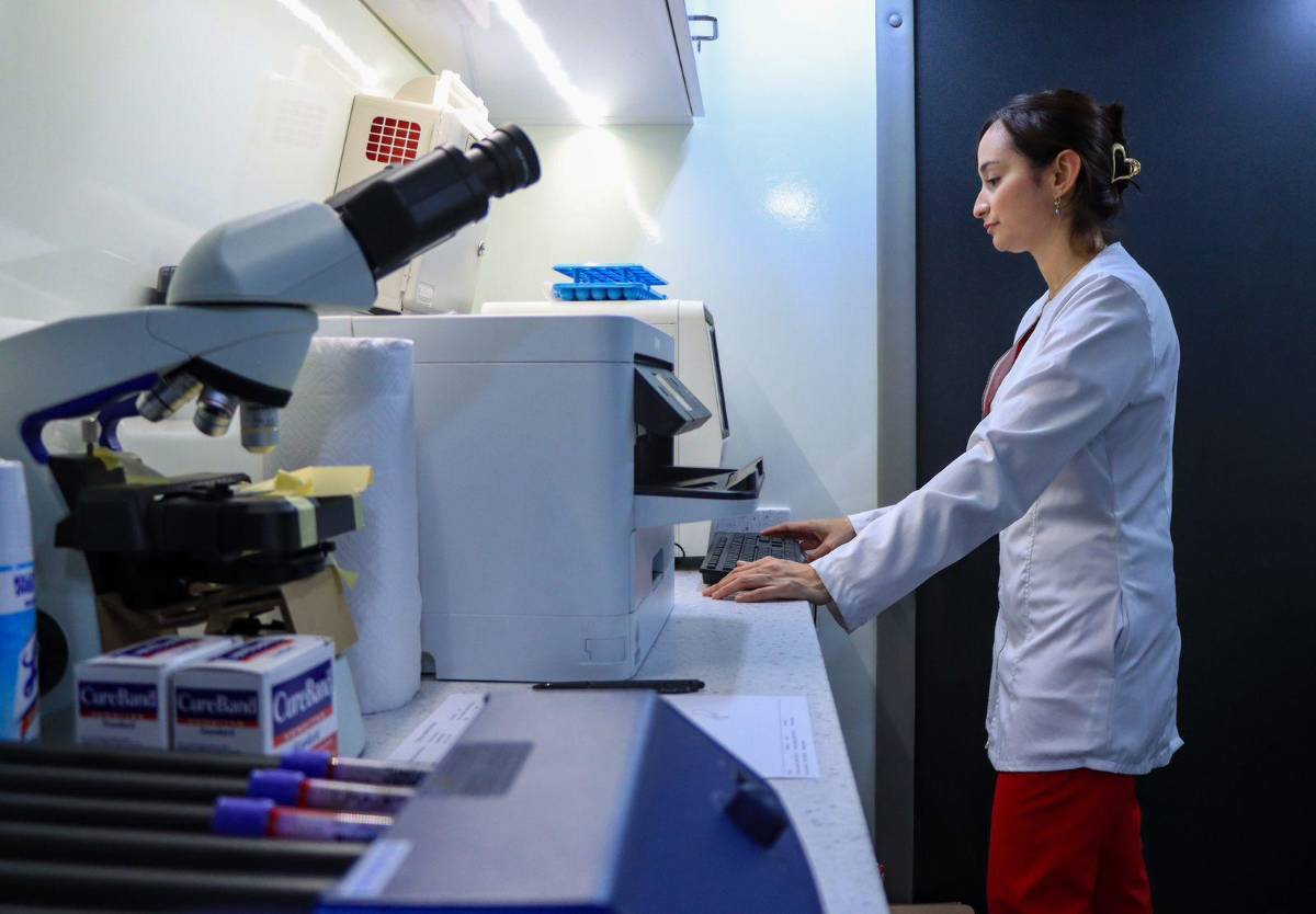 Consultorio municipal móvil llegará a niños que nunca han sido atendidos por un pediatra