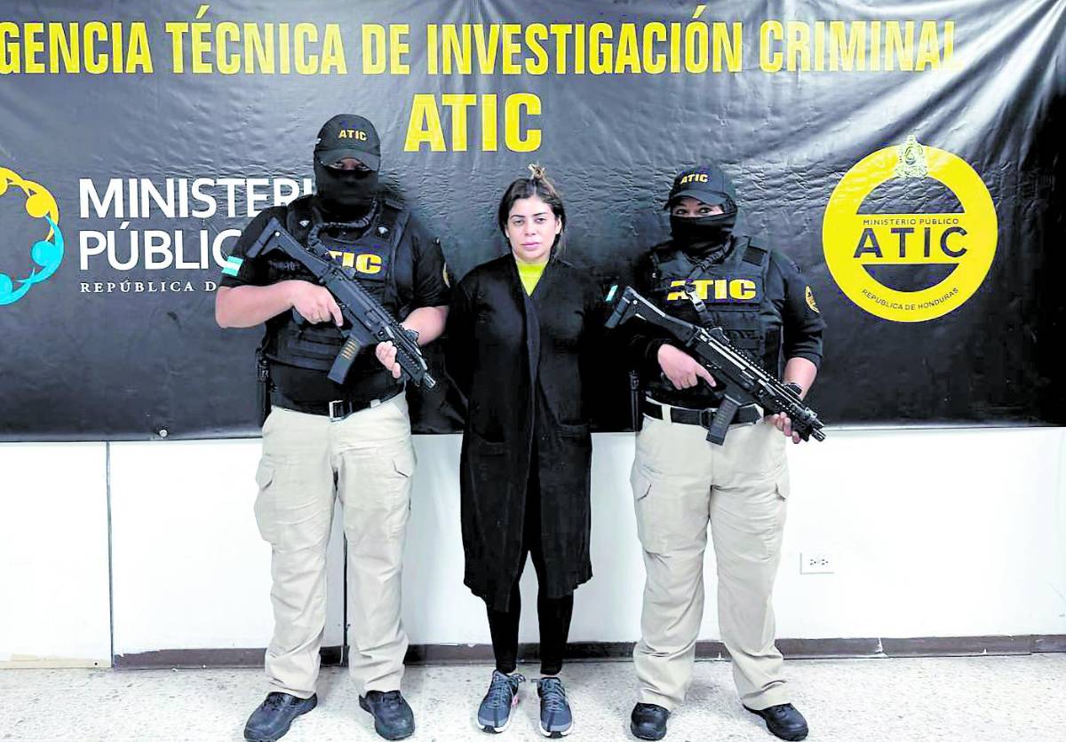 Le imputan 42 delitos a la fiscal Sofía Medina por sustraer L88 millones del BCH