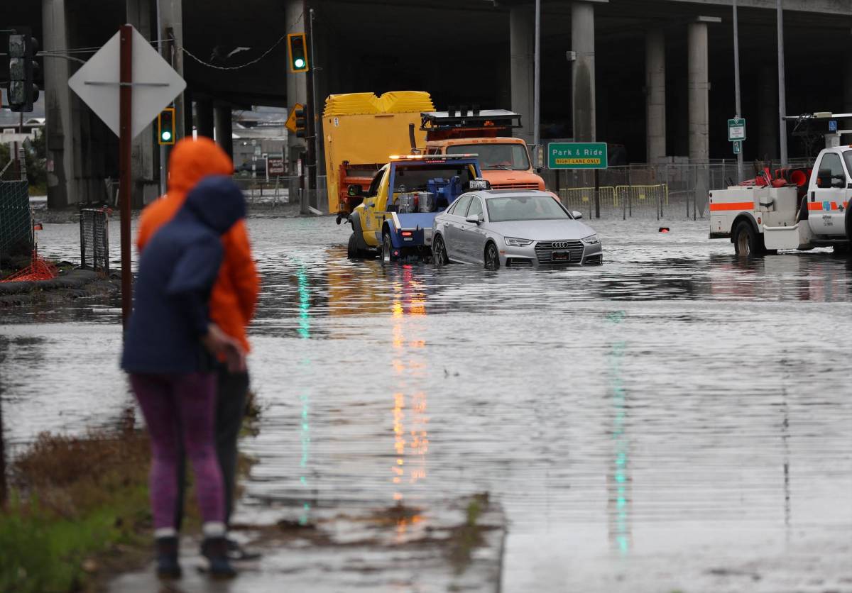 Un “ciclón bomba” amenaza al estado de California con inundaciones y deslaves