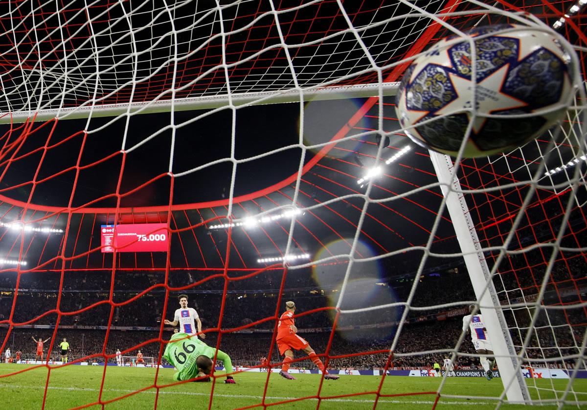 El gol de Eric Maxim Choupo-Moting para el 1-0 del Bayern ante el PSG.