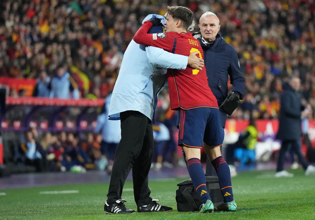 El jugador del Barcelona salió entre lágrimas del partido de España vs Georgia.