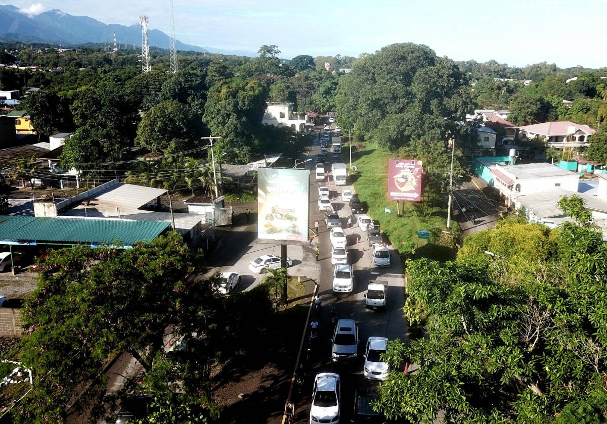 Infernal tráfico por caída del puente Saopín