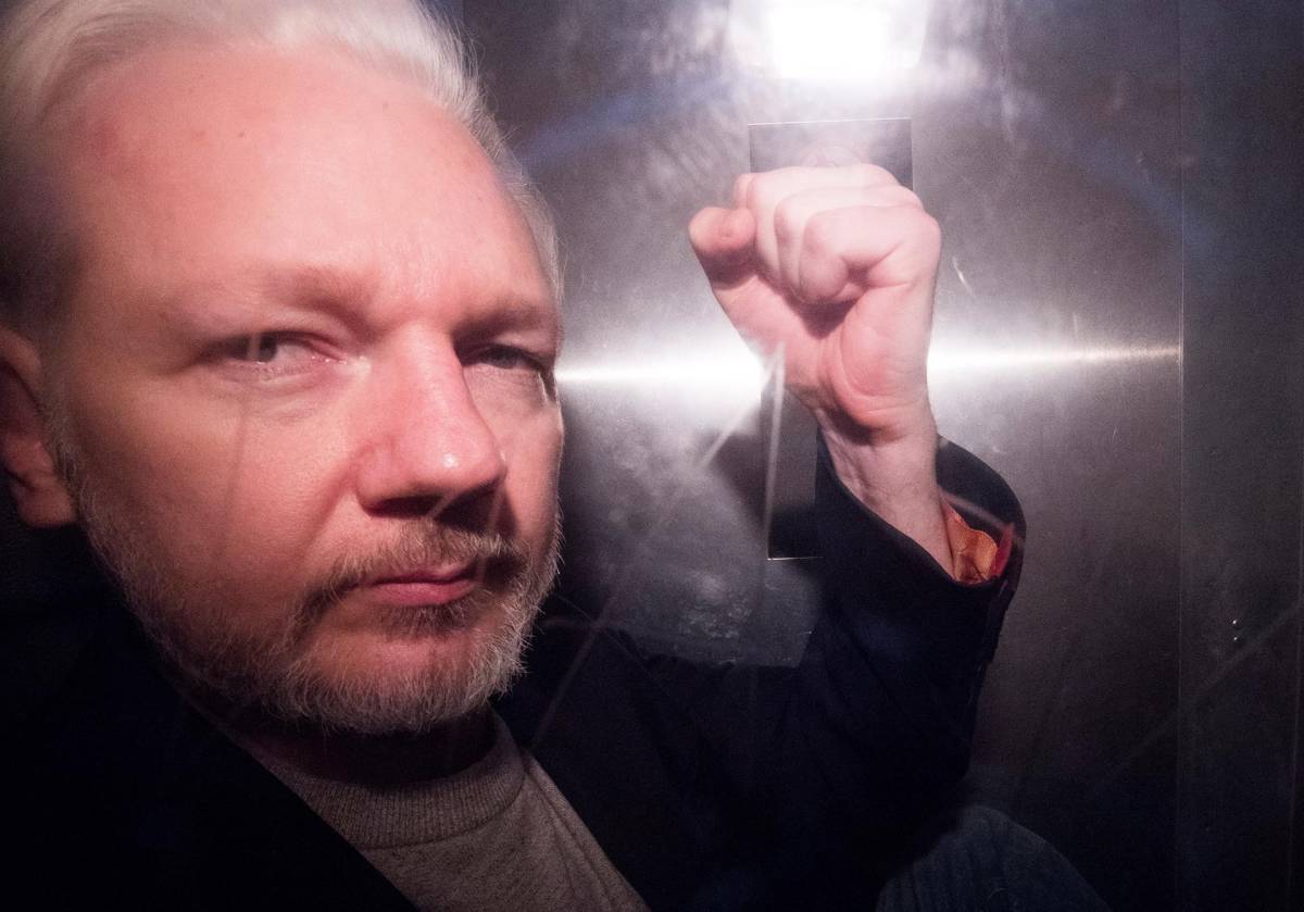 Julian Assange se casará en la prisión de Belmarsh y lucirá una falda escocesa