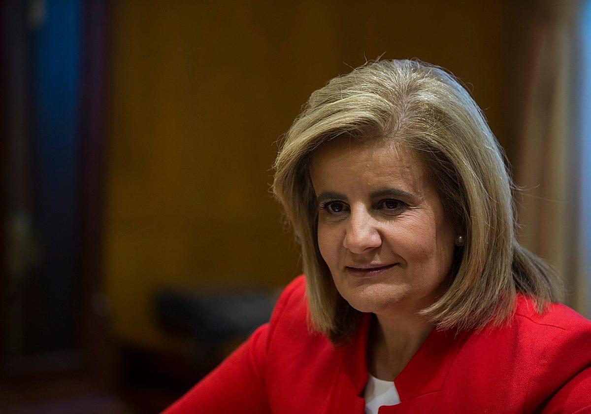 Desaparecida exministra de Trabajo Fátima Báñez tras accidente de trenes en España