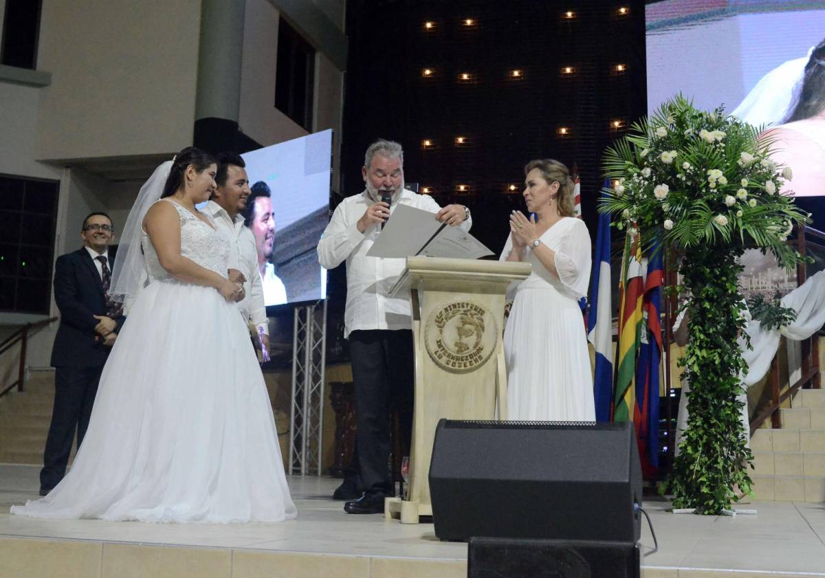 719 parejas unieron sus vidas delante de Dios durante las “Bodas de Canaán”