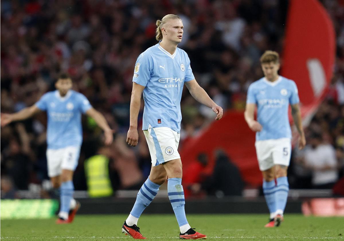Erling Haaland se fue en blanco, no pudo anotar ante el Arsenal.