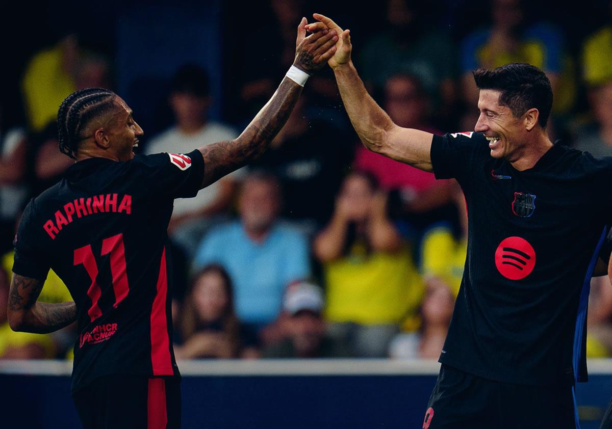 Lewandowski y Raphinha marcaron sendos dobletes para la goleada del Barcelona ante Villarreal en LaLiga.