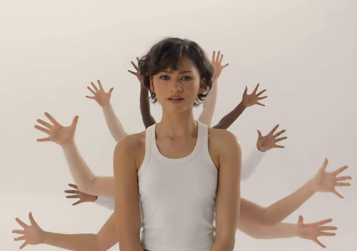 Zendaya lanza su primera colección de moda deportiva