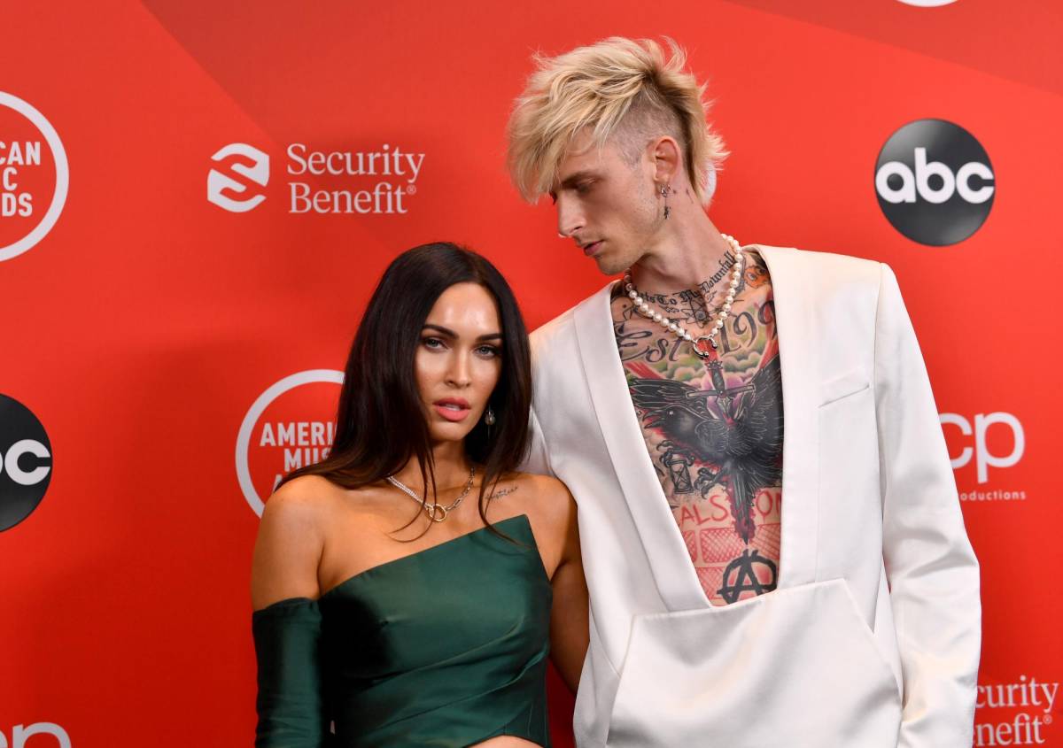 Machine Gun Kelly no quiere seguir viviendo si termina con Megan Fox