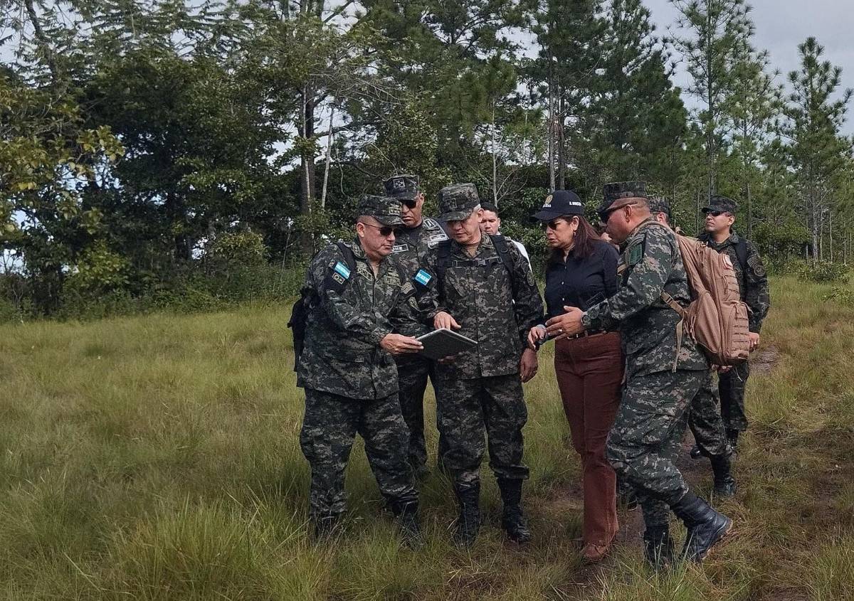 Inspeccionan terreno para cárcel de reos peligrosos en Honduras