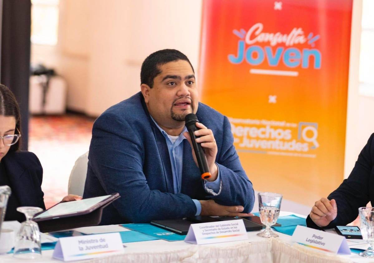 Cardona revela consejos a ministros: No saquen casas fiadas