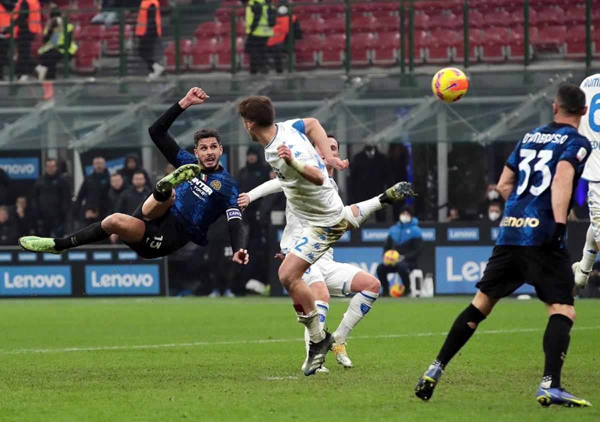 El remate acrobático de Andrea Ranocchia para rescatar al Inter.