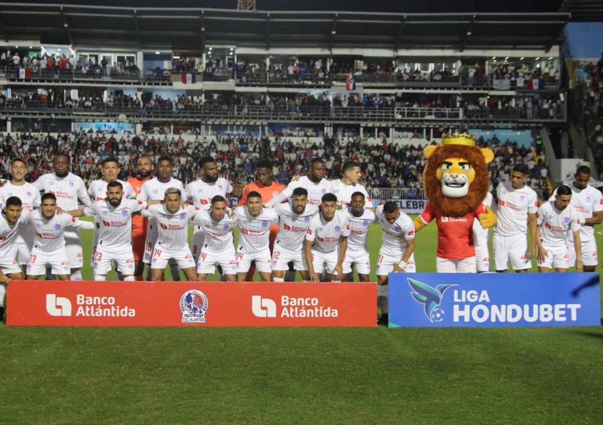 Jugadores del Olimpia decidieron posar todos antes del pitazo inicial de la Gran Final.