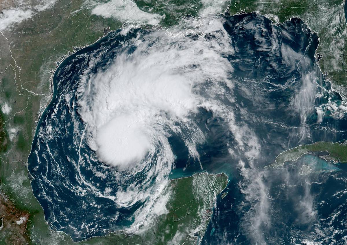 La tormenta Beryl tocará tierra en Texas este lunes probablemente como huracán