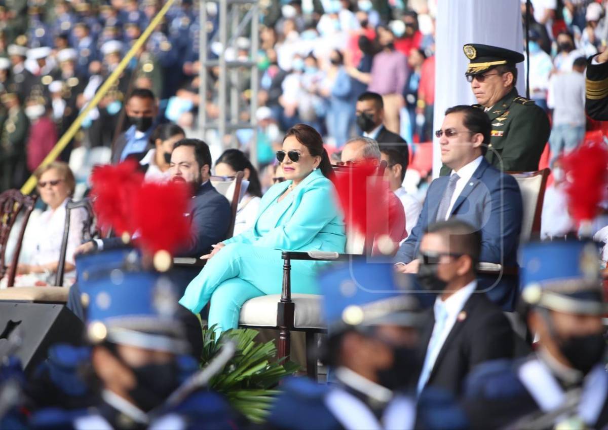 Alegría y fervor en desfiles patrios en el Estadio Nacional “Chelato Uclés” de Tegucigalpa