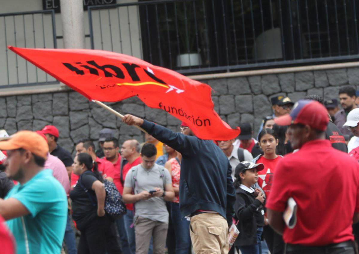 Imágenes de la nutrida movilización del oficialismo en Tegucigalpa