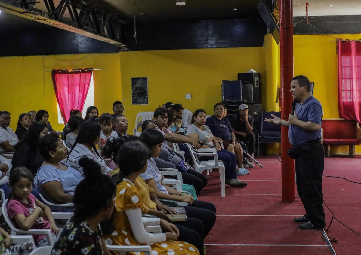 Migrantes inician ayuno indefinido en México para pedir citas de asilo en EEUU