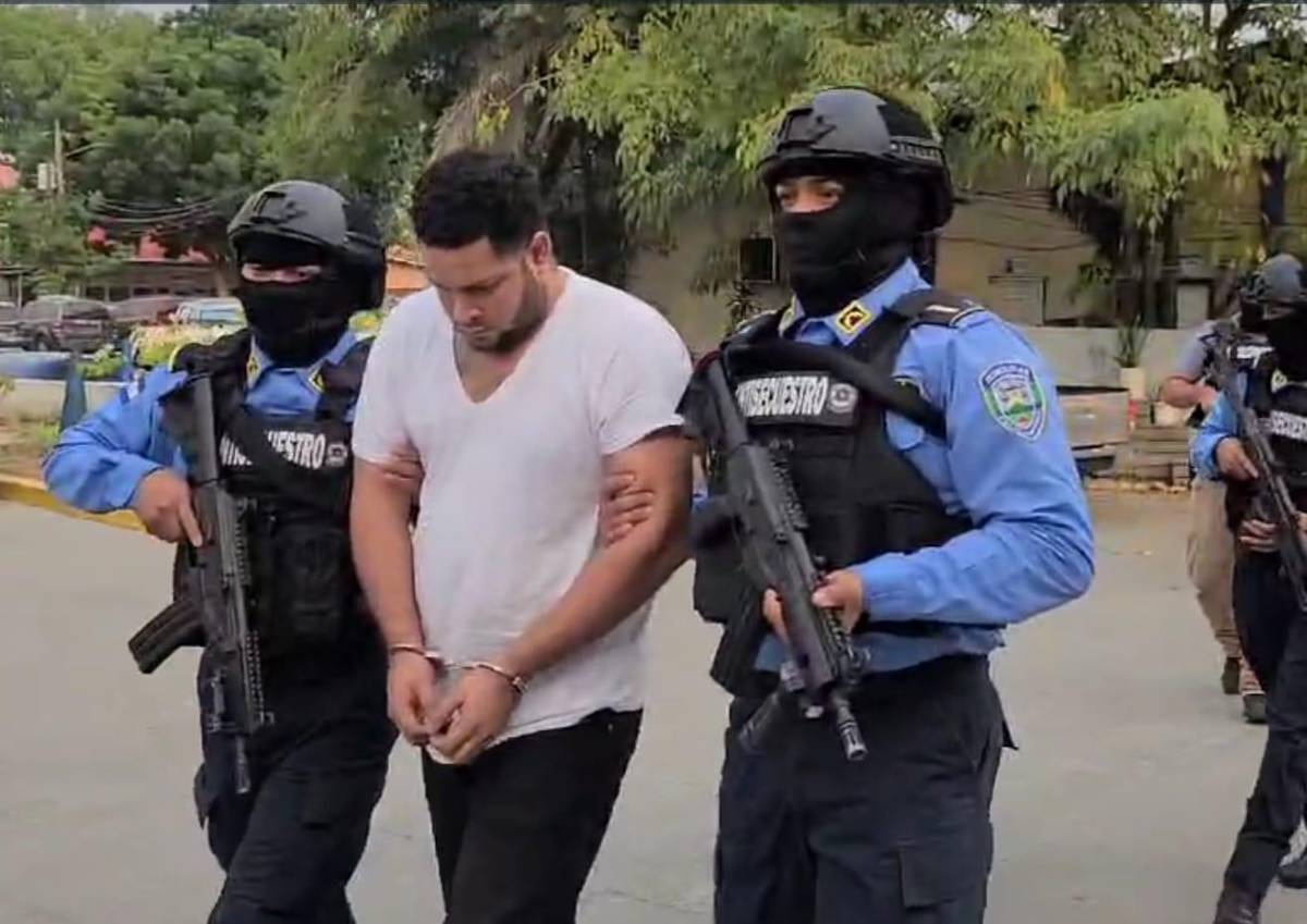 Capturan a marino que transportaba 320 kilos de presunta cocaína