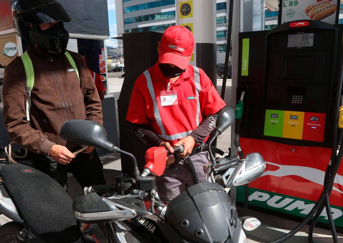 Gasolinas bajarán 2.75 y 2.50 lempiras a partir de este lunes