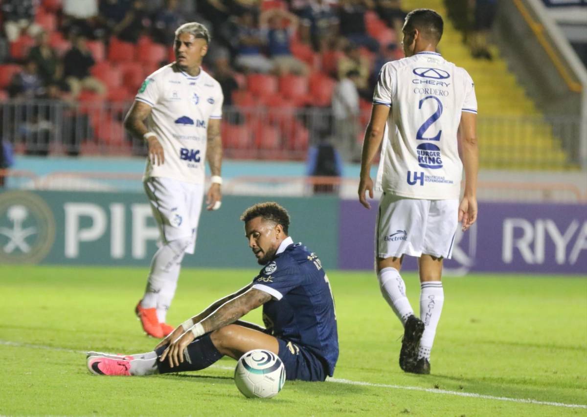 Insólito percance, el jeque, mala noticia en Motagua y villano