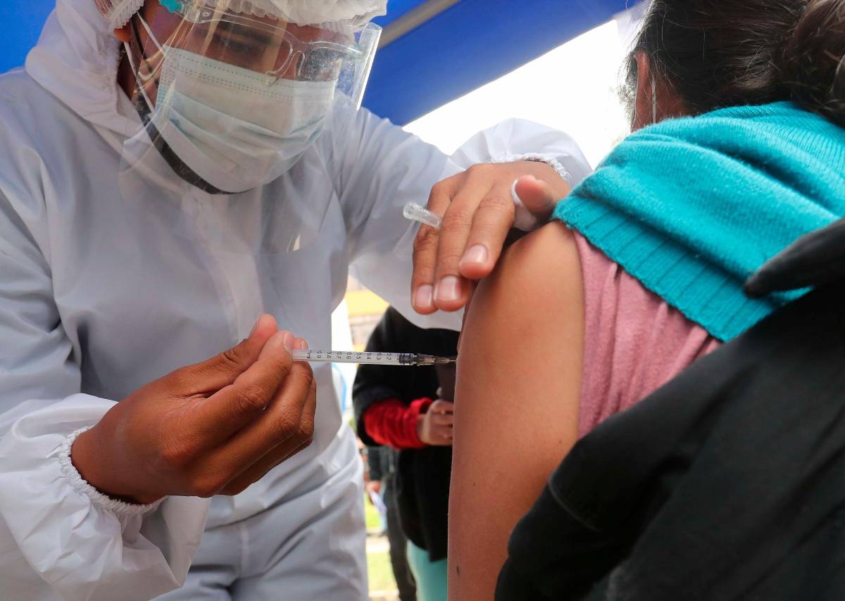 En seis departamentos, la población se niega a recibir dosis de refuerzo
