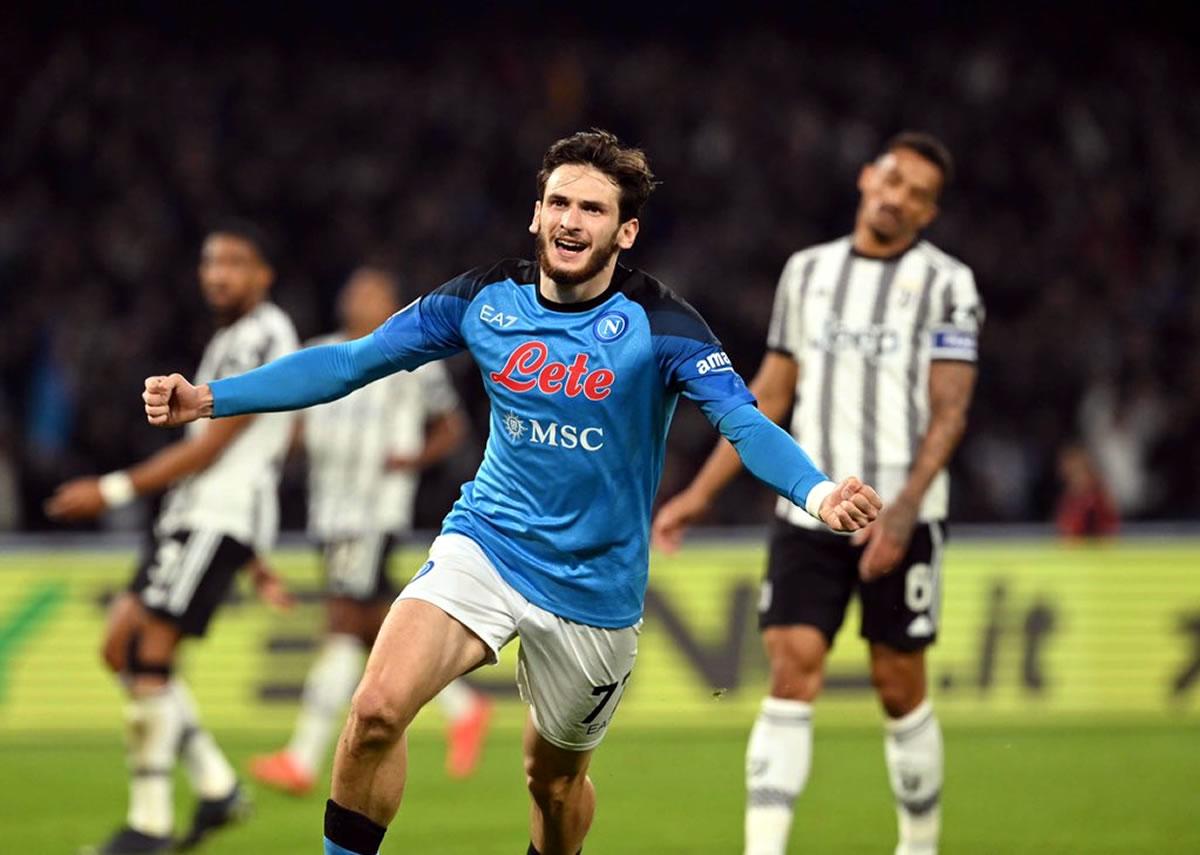 Khvicha Kvaratskhelia marcó el 2-0 del Napoli contra la Juventus.