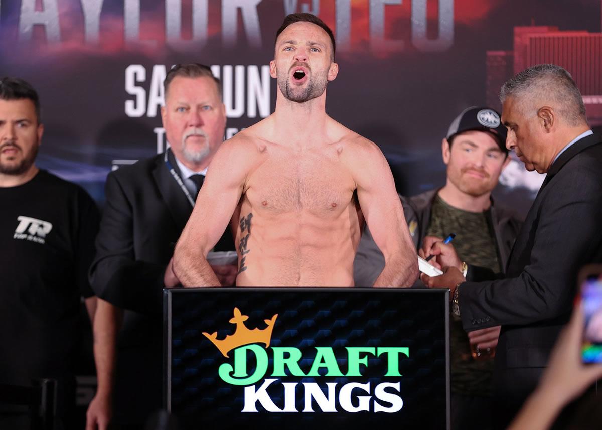 Josh Taylor dejó la báscula debajo del límite de la división.