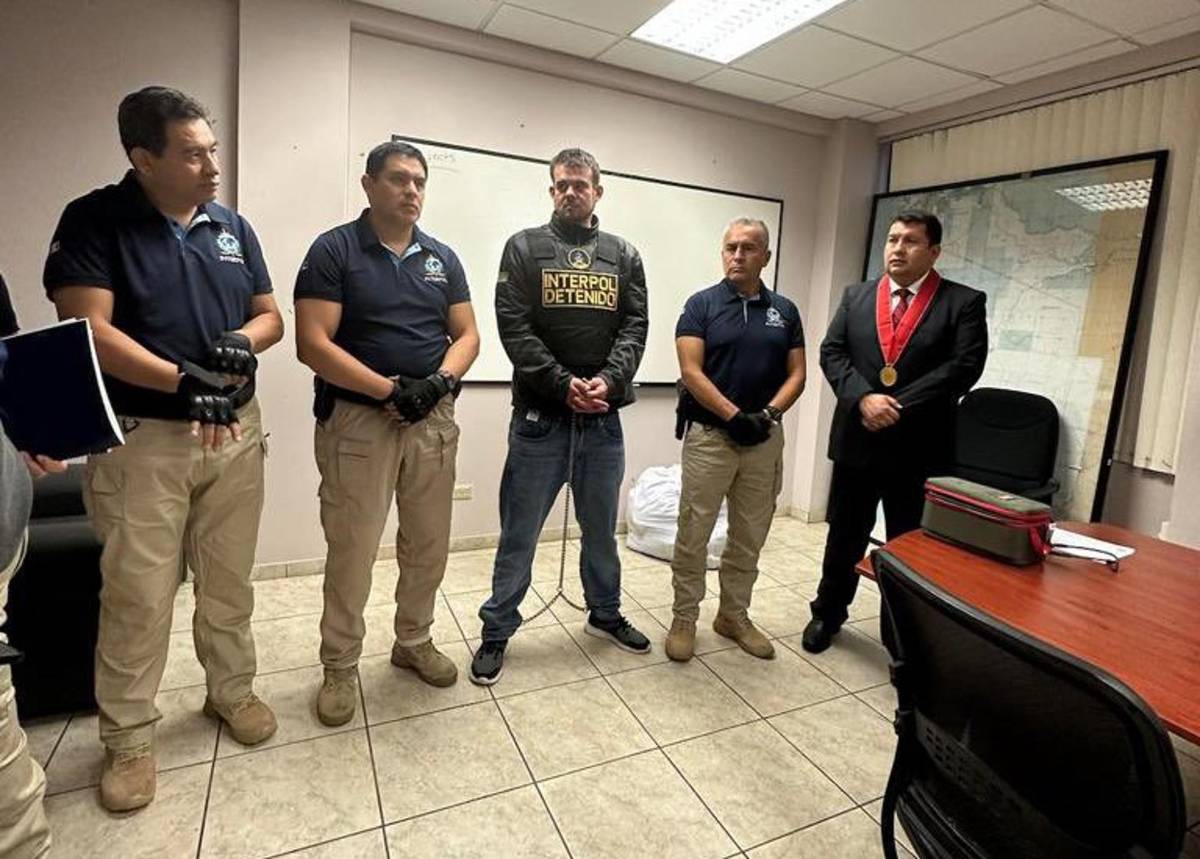 Llega extraditado a Estados Unidos Joran Van Der Sloot