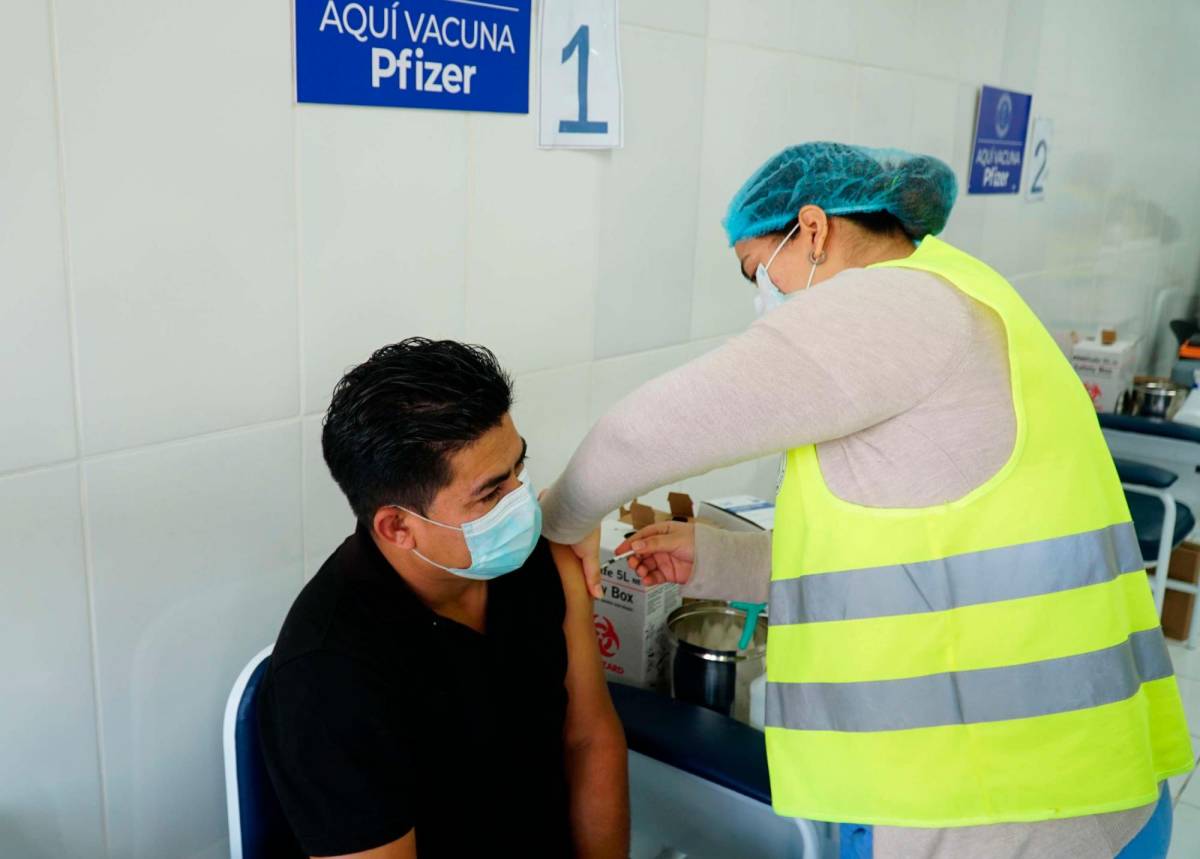 Salud refuerza medidas para ingreso de viajeros al país