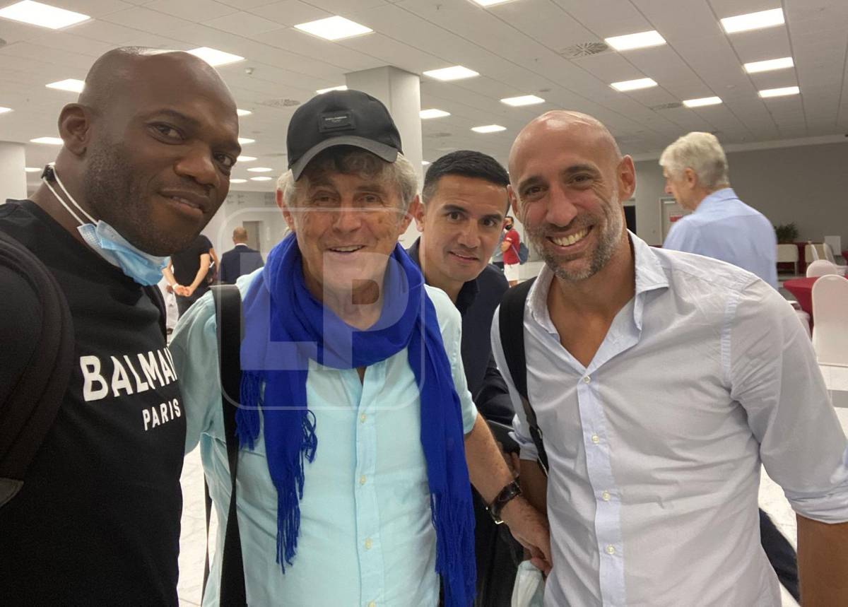 Entre los grandes: David Suazo, invitado por la FIFA para importante evento en Doha