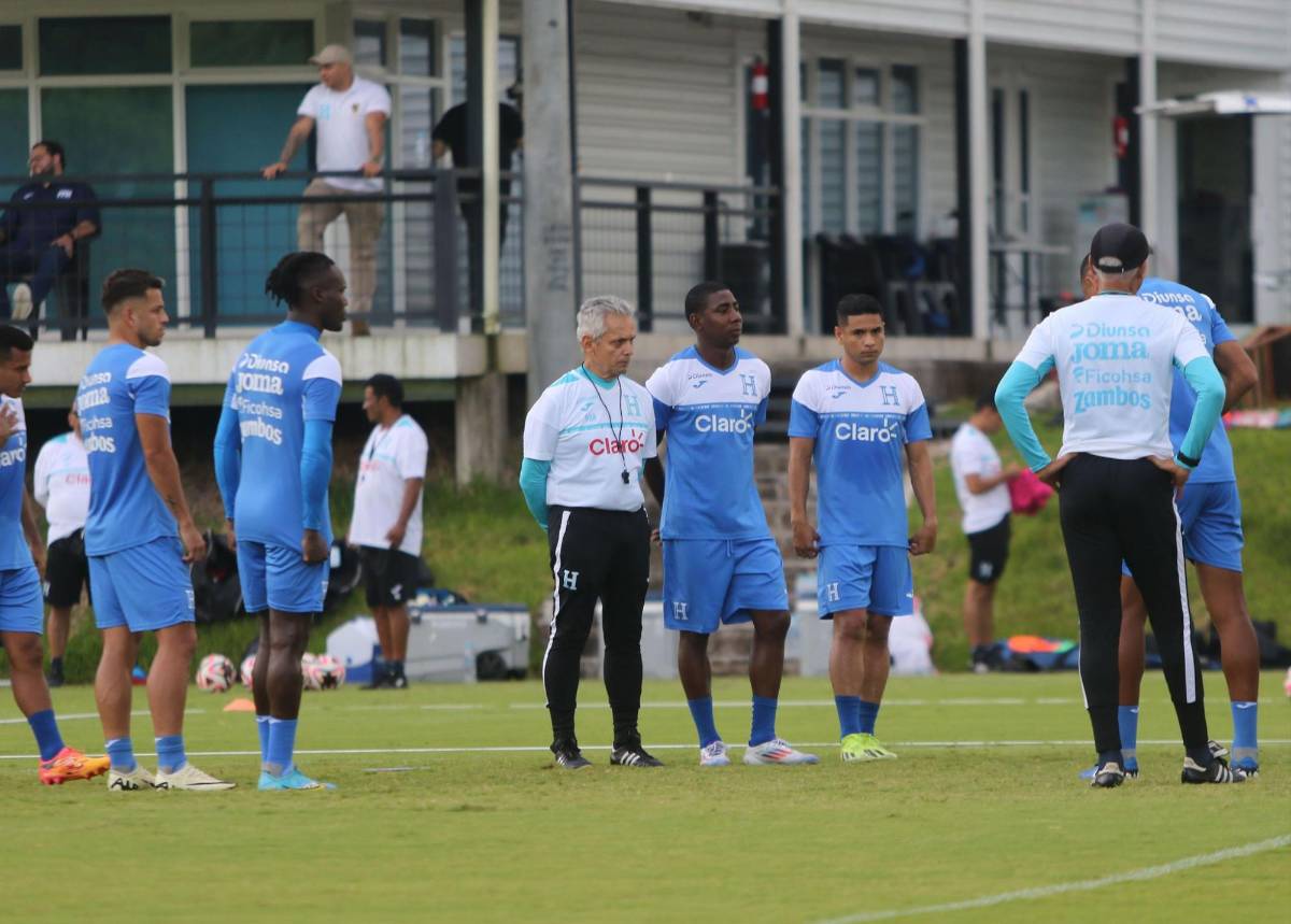 El seleccionador Reinaldo Rueda durante el entrenamiento de la H.