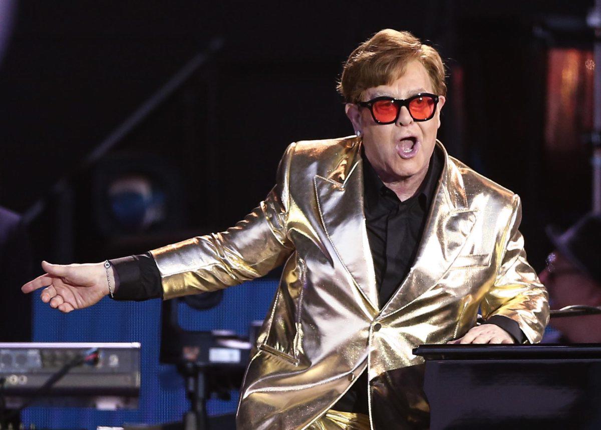 El músico Elton John será uno de los presentadores de la gala.