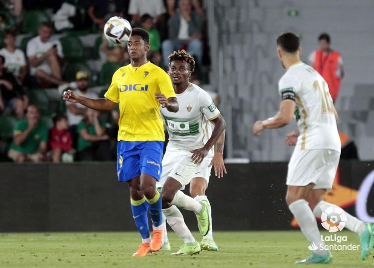 El ‘Choco‘ Lozano jugó de titular en el último partido del Cádiz contra el Elche.