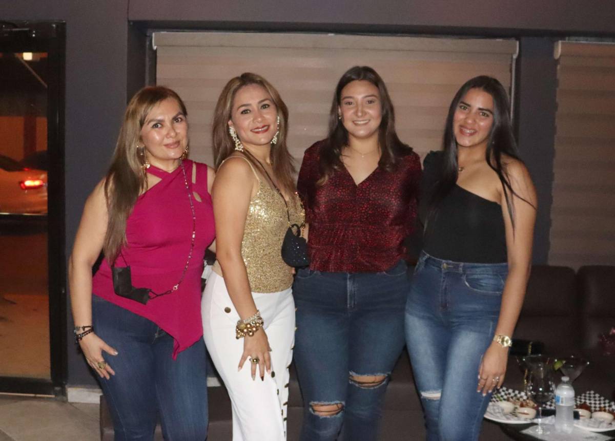 Diana Ramírez, Marissa Flores, Cindy Castro y Alejandra Mancía.