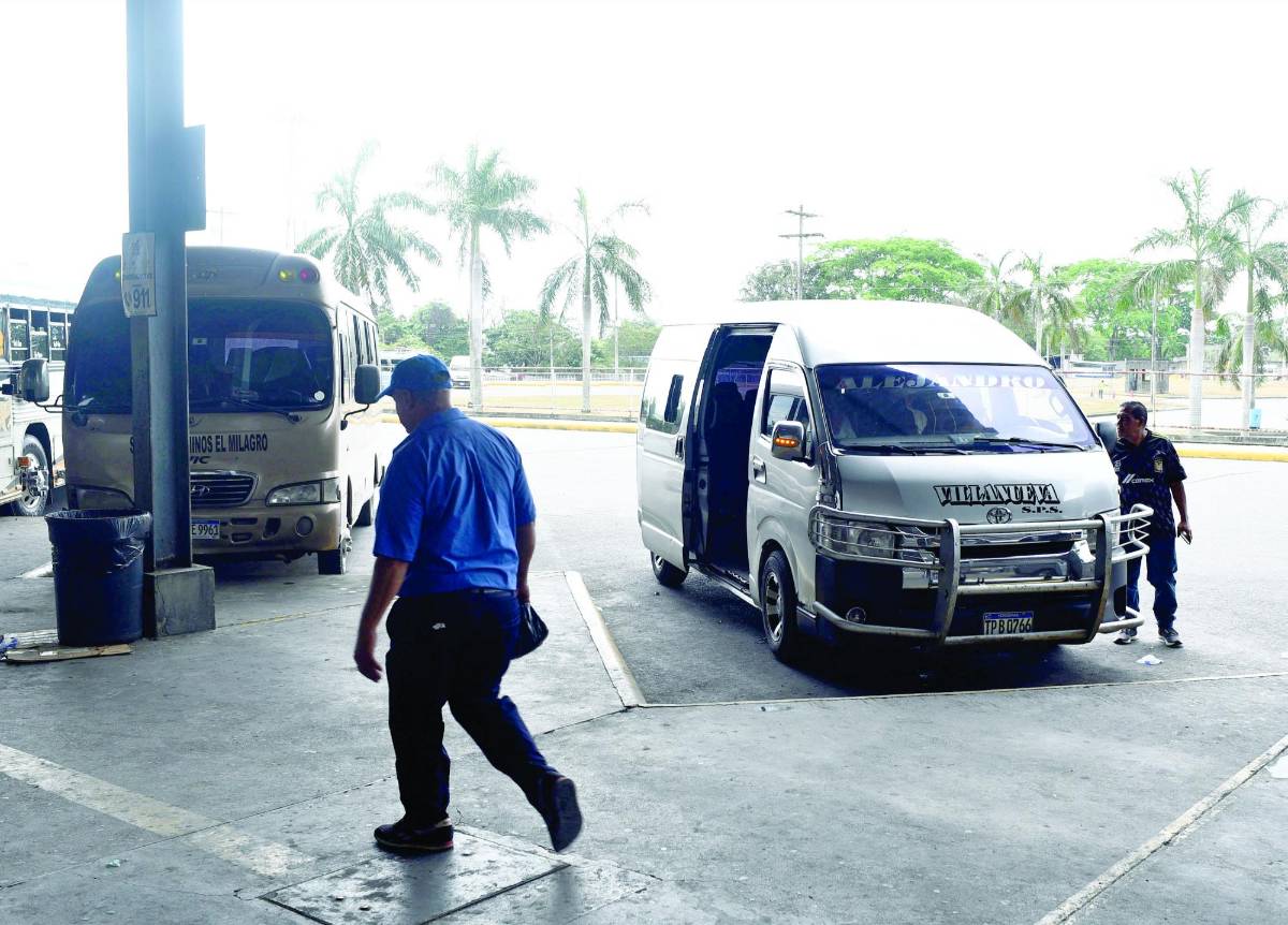 Buses de Villanueva y Colón suspenden paro por extorsión