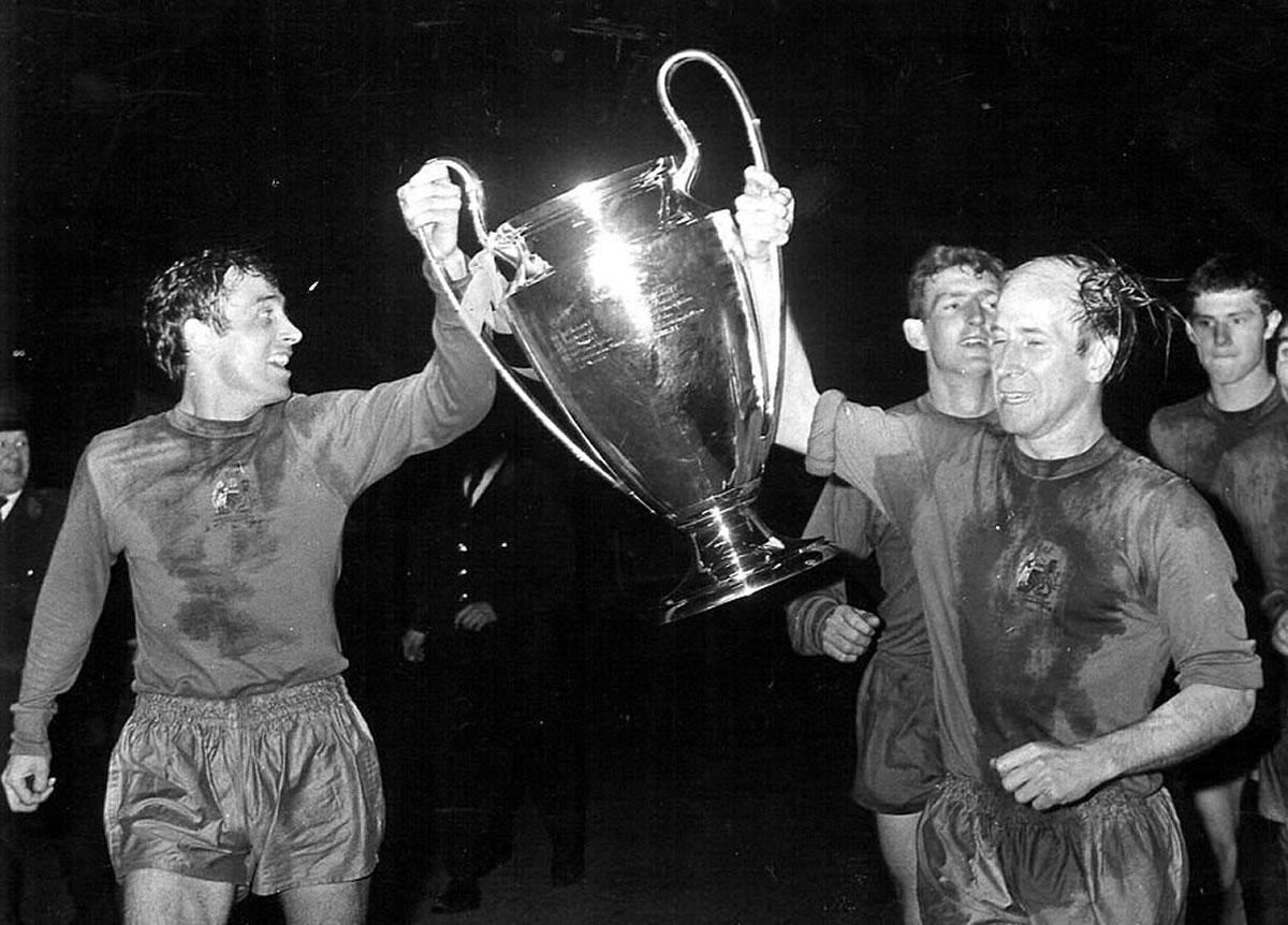 Sir Bobby también ganó la Copa de Europa con el Manchester United.