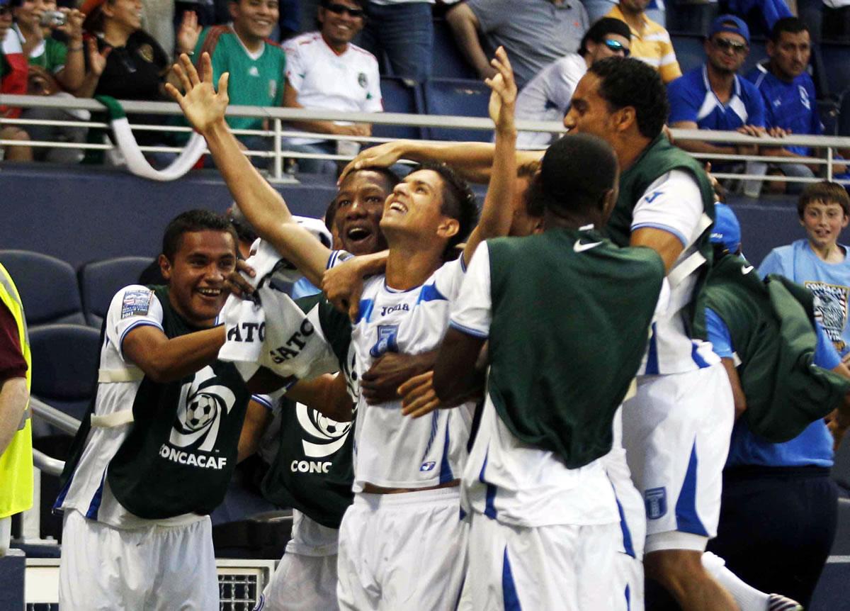 Gerson Rodas celebrando uno de los goles que clasificó a Honduras a los Juegos Olímpicos de Londres 2012.
